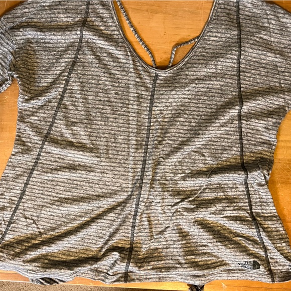 North face long sleeve with strapped back - Picture 1 of 3